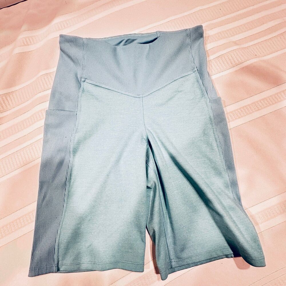 The North Face Shorts Size Large